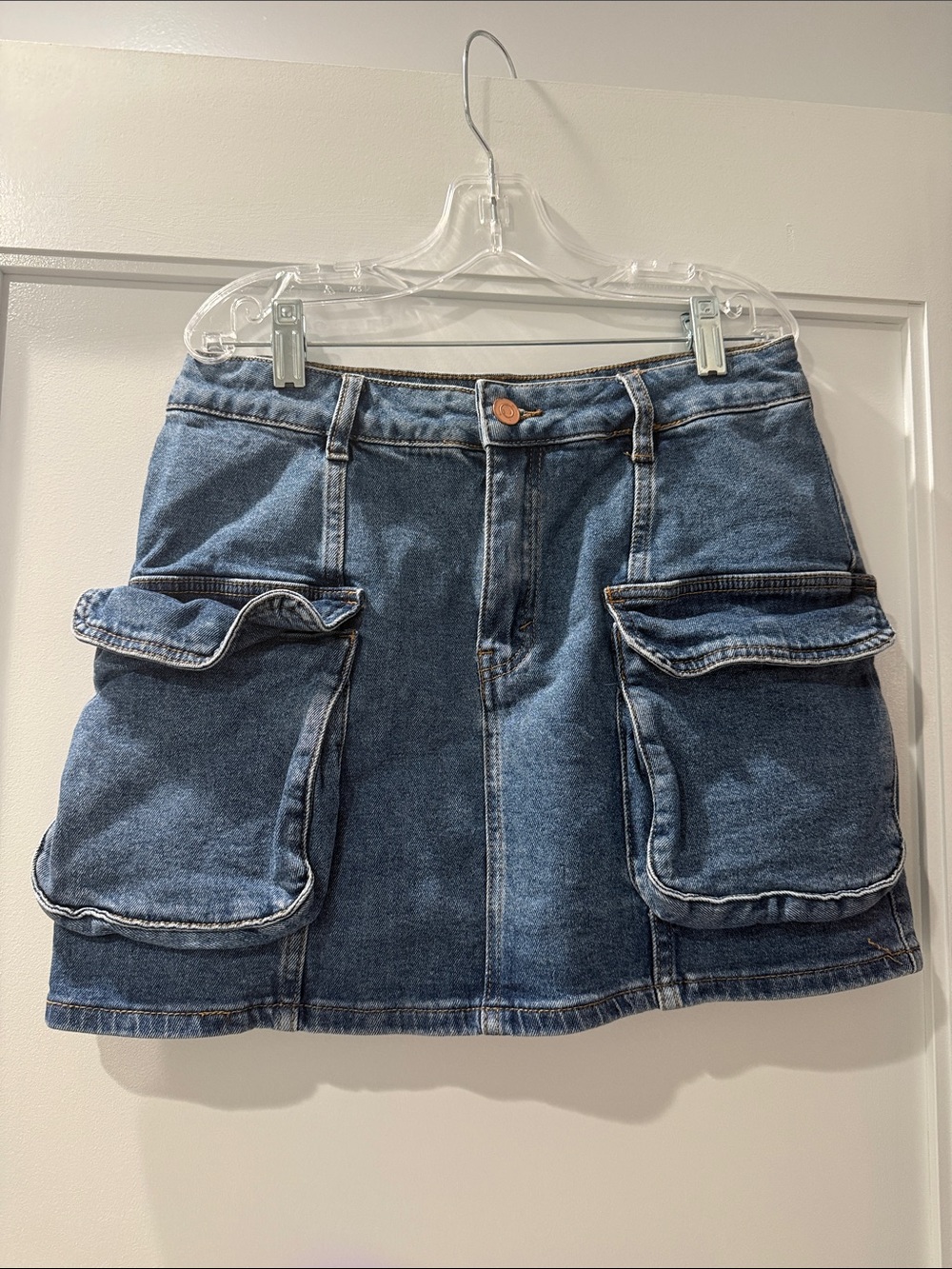 Anwnd Denim Mini Skirt with Oversized Cargo Pockets - Blue